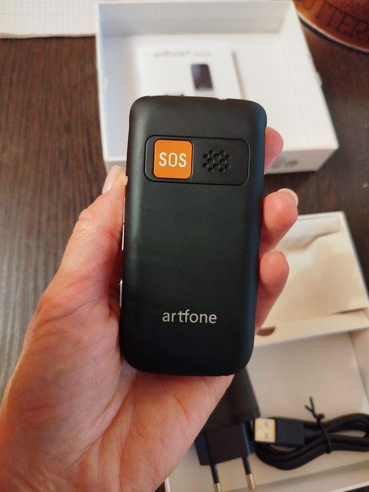 Телефон Artfone CF241A