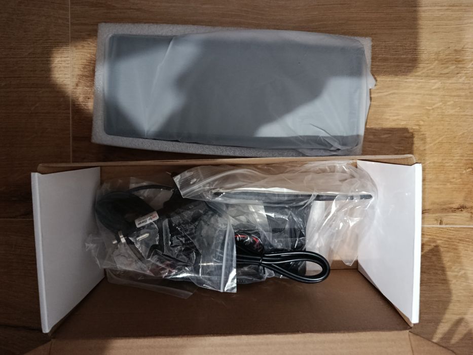 Stacja multimedialna do samochodu