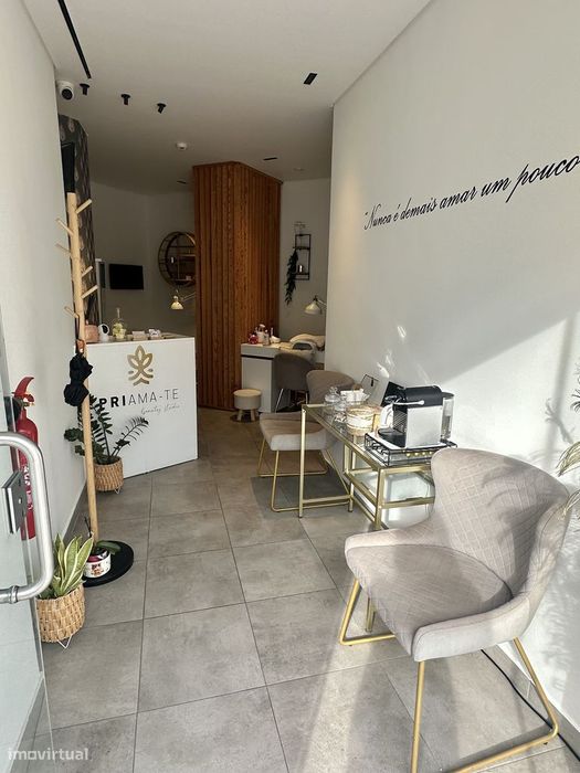 Loja Vale de Milhaços - Ideal para centro de Estética.
