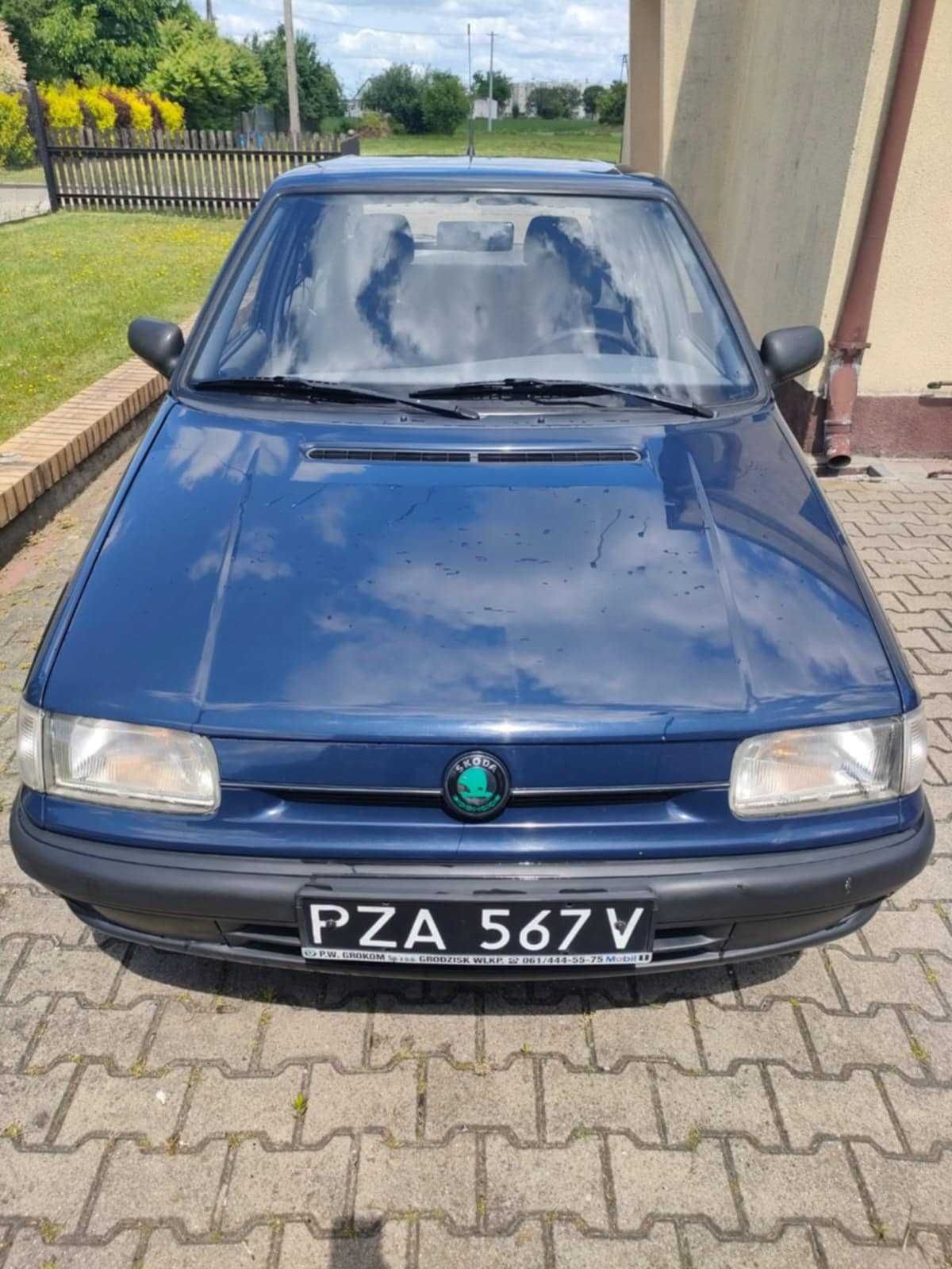 Sprzedam klasyka Škoda Felicia – perełka z czarnymi tablicami!