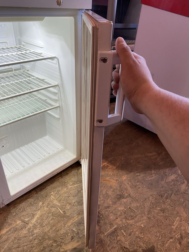 Холодильник барный, фригобар, мини холодильник