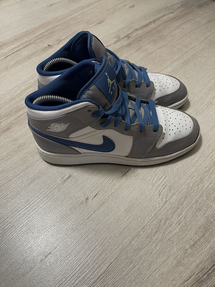 Air Jordan 1 mid, grey and blue