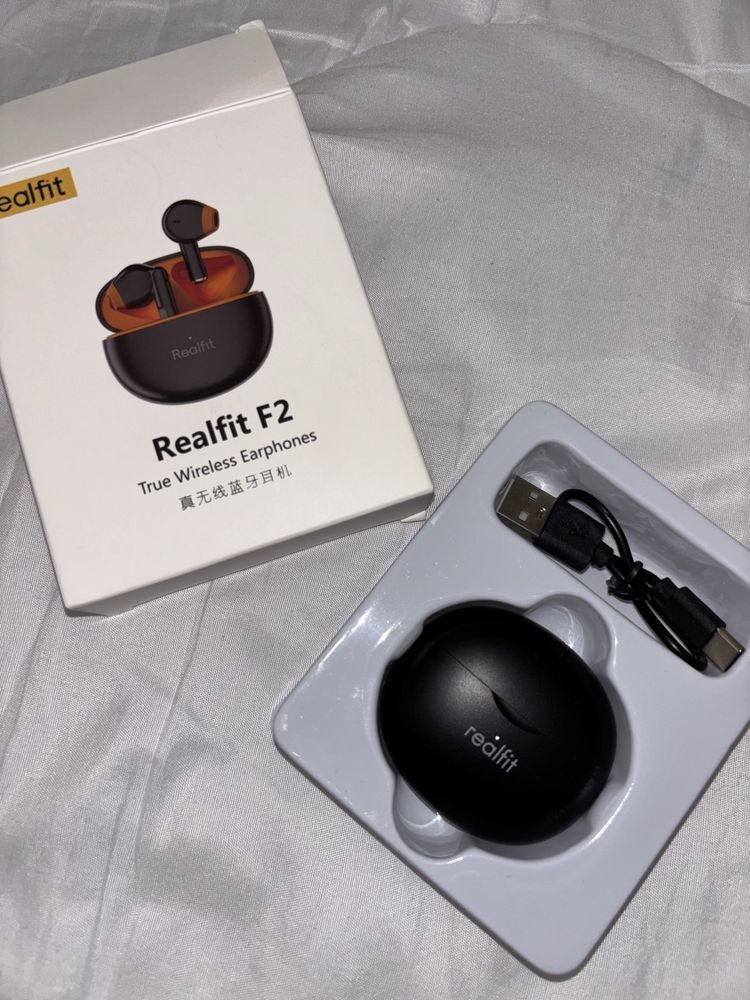 Earphones Realfit F2