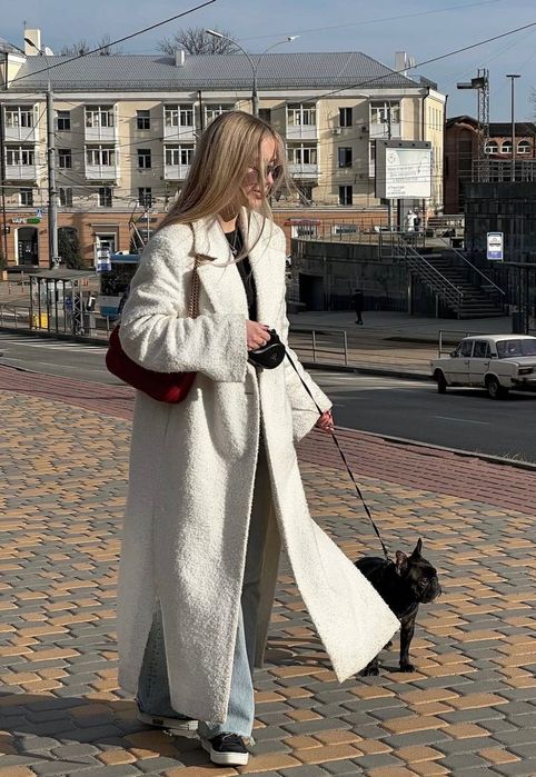 Пальто біле, довге