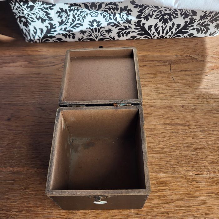 Pudełko dekoracyjne na biżuterię ¹²³