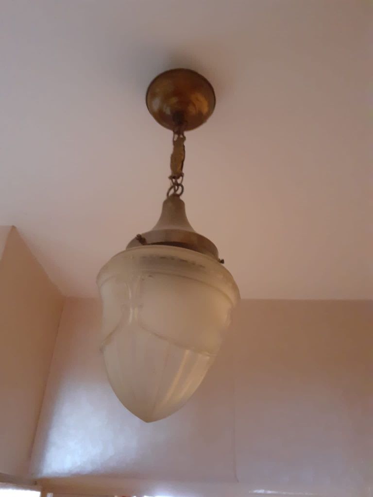 Lampa antyczna do mieszkania