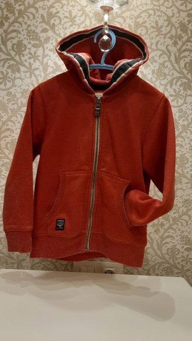 Продам стильную ветровку пайту на мальчика 5-ти лет фирмы NEXT