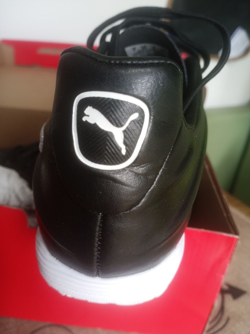 Sapatilhas futsal puma pro 37.  Novas.