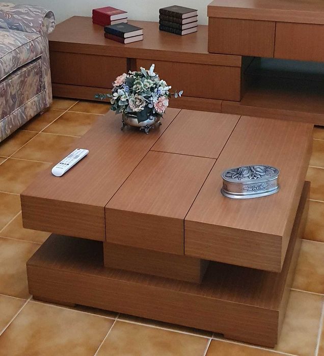 Mesa de centro em cerejeira