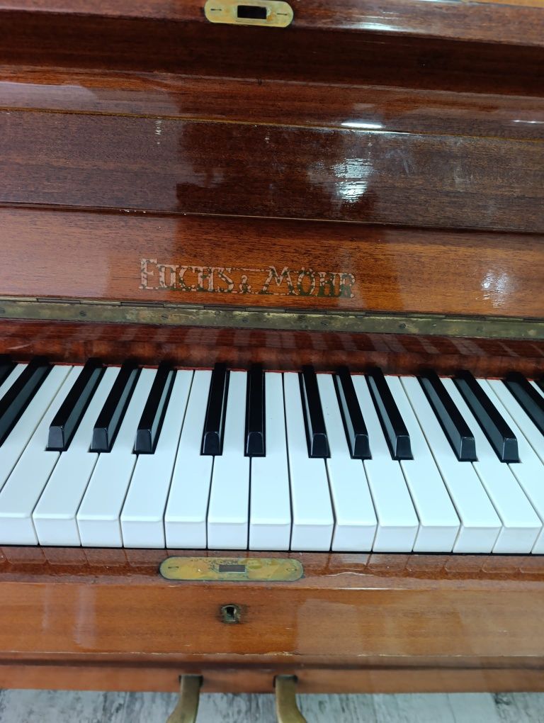 Piano acústico vertical de marca alemã: Fuchs & möhr