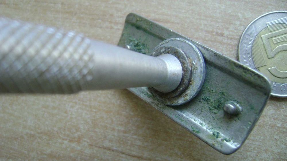 Starocie z PRL - Fryzjerstwo = Maszynka do golenia wybrakowana?