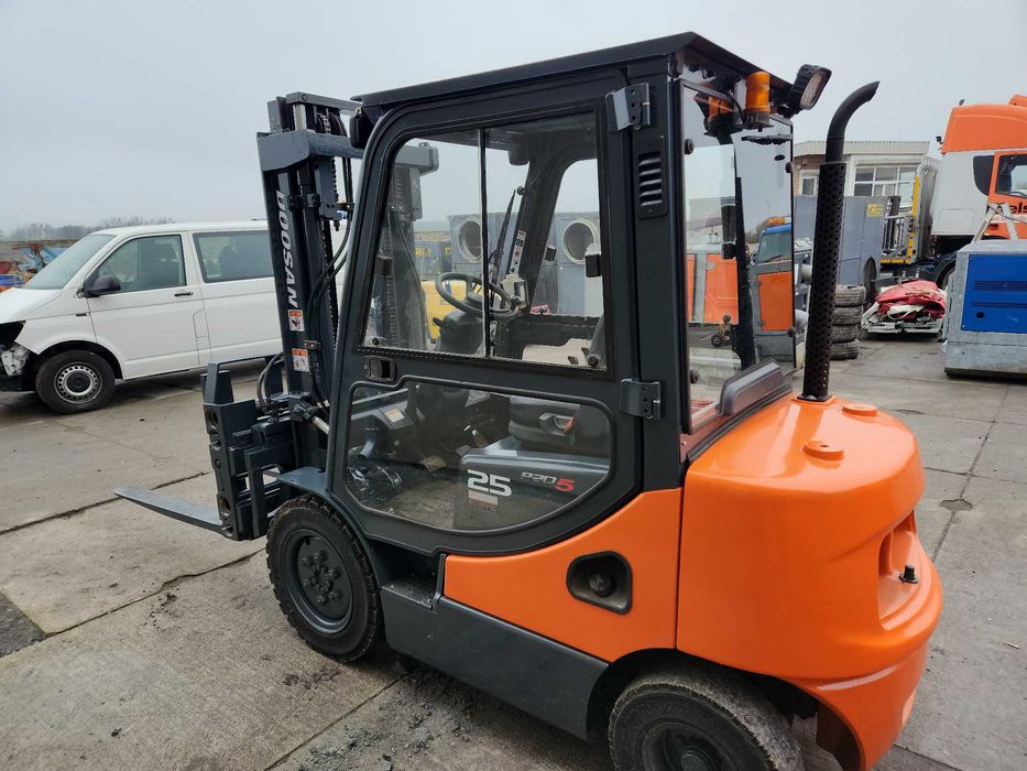 Wózek widłowy Doossan D25 S5  z obrotnicą - 2017 r -3000 mth