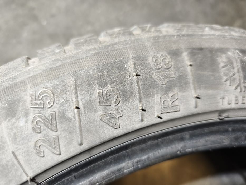 Opony wielosezonowe Kleber 225/45/18 2022r