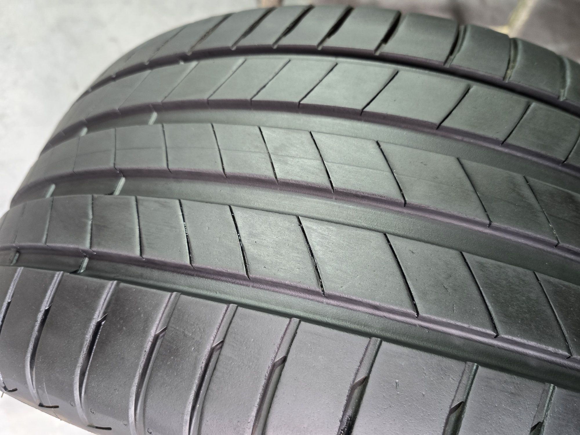 255/35/21 Bridgestone T005 AO, jak nowe 6,5mm z 24r.