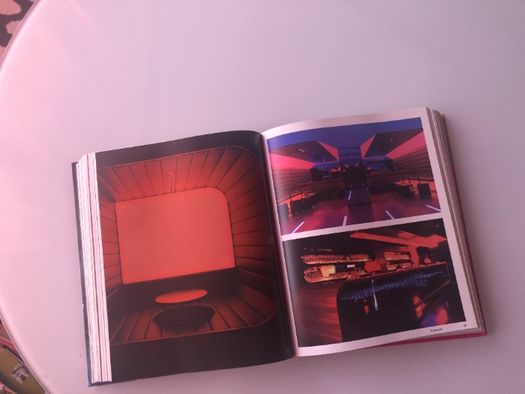 Livro de design "Ultimate Paris Design"