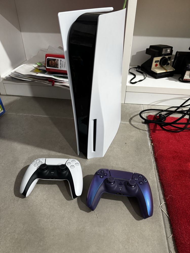 Playstation 5 versao de CD’s com 2 comandos originais