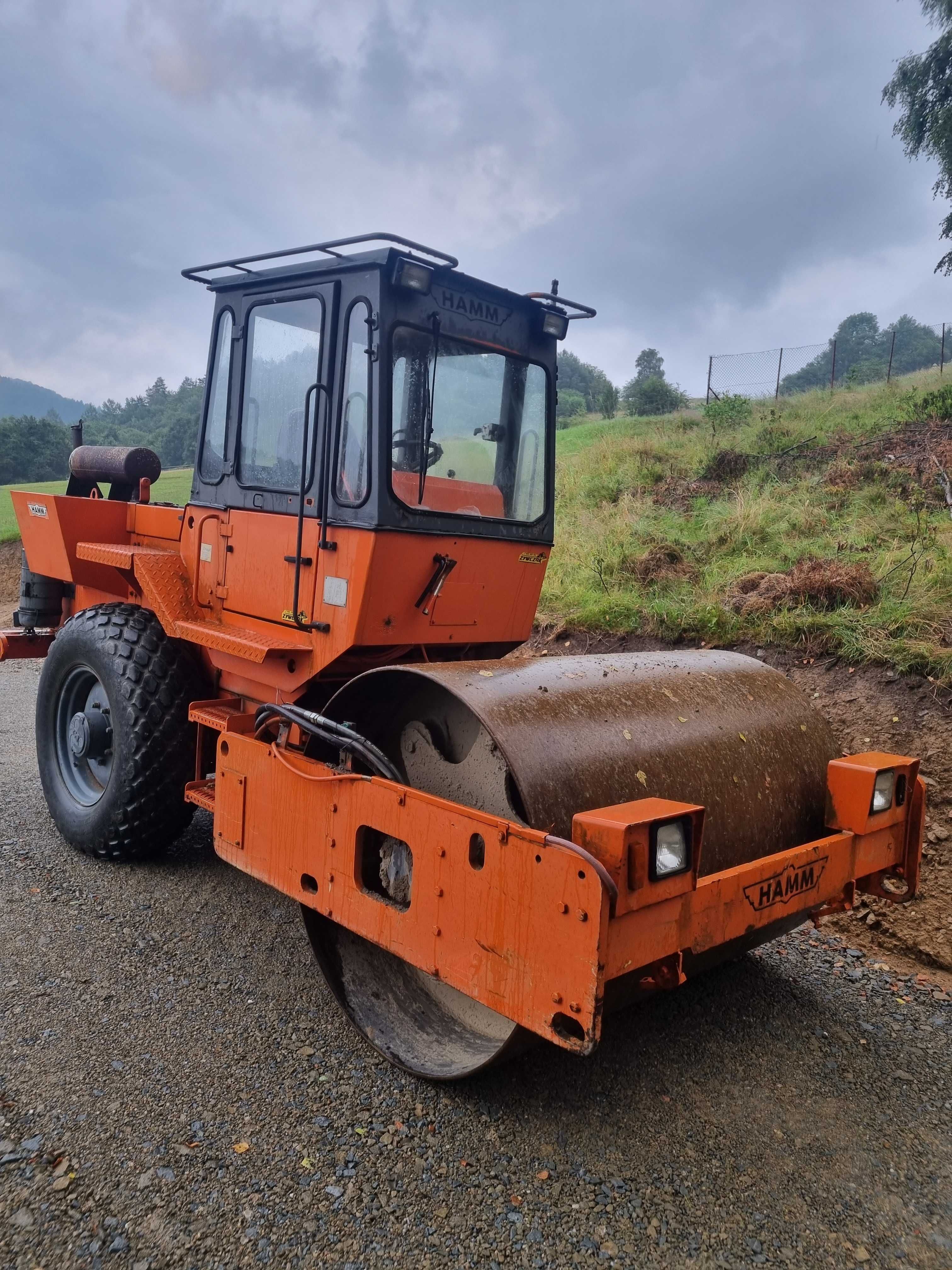 Uslugi koparką minikoparką i wywrotką 4x4 wozidlo 6t walec7t