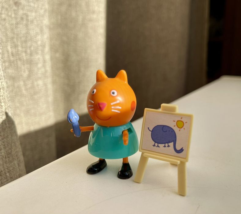 Киця Кенді художниця з мультика Свинка Пеппа Пепа Peppa Pig