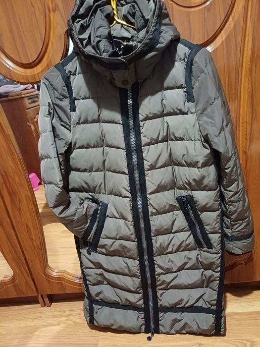 Куртки, пальта жіночі та джинси