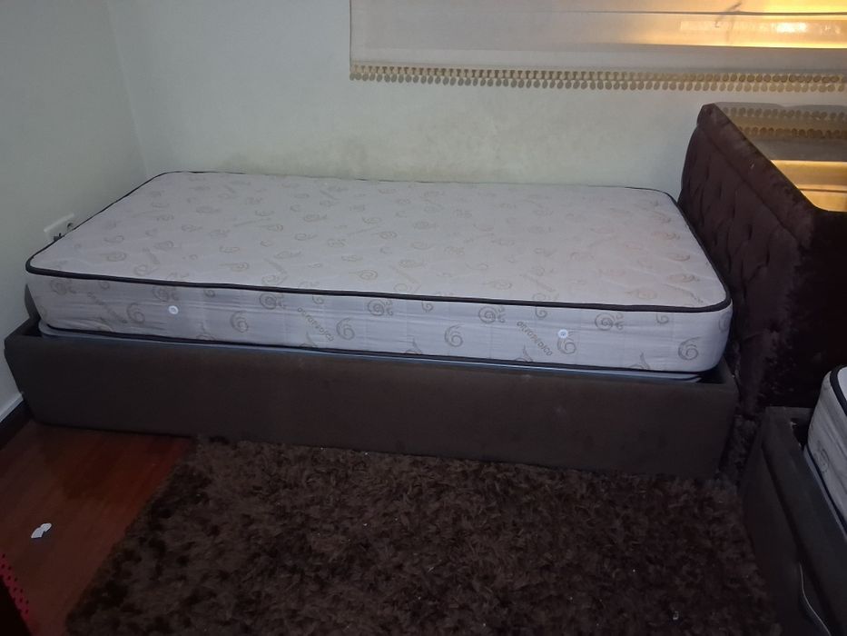 Somier e cama de solteiro