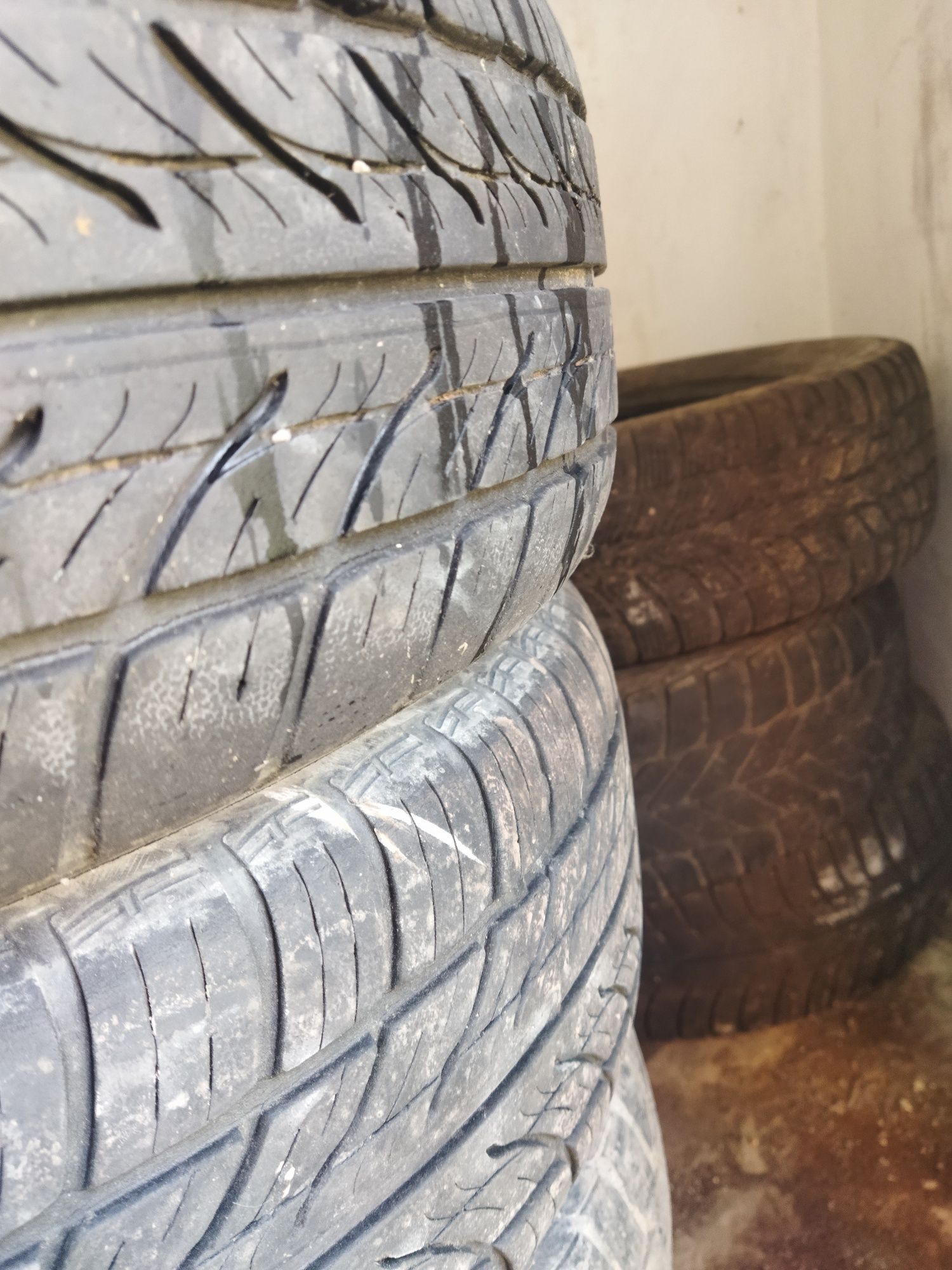 Продам колеса R14 195-65 з дисками.Дві літні резини 2019 року