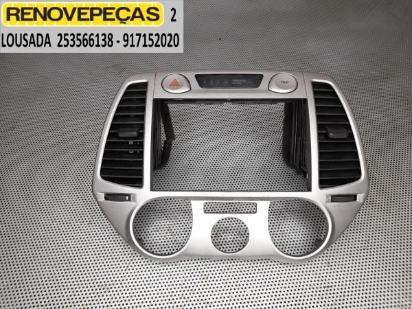 Moldura da consola central / rádio / aro HYUNDAI i20 (PB, PBT)