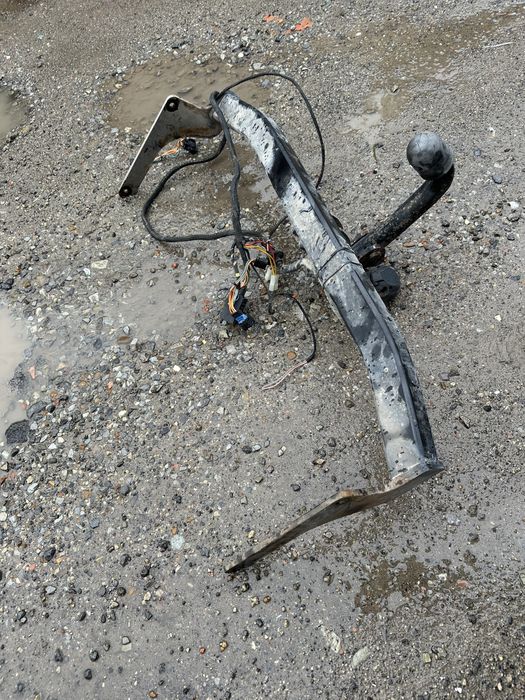 Фаркоп Дачія Дастер