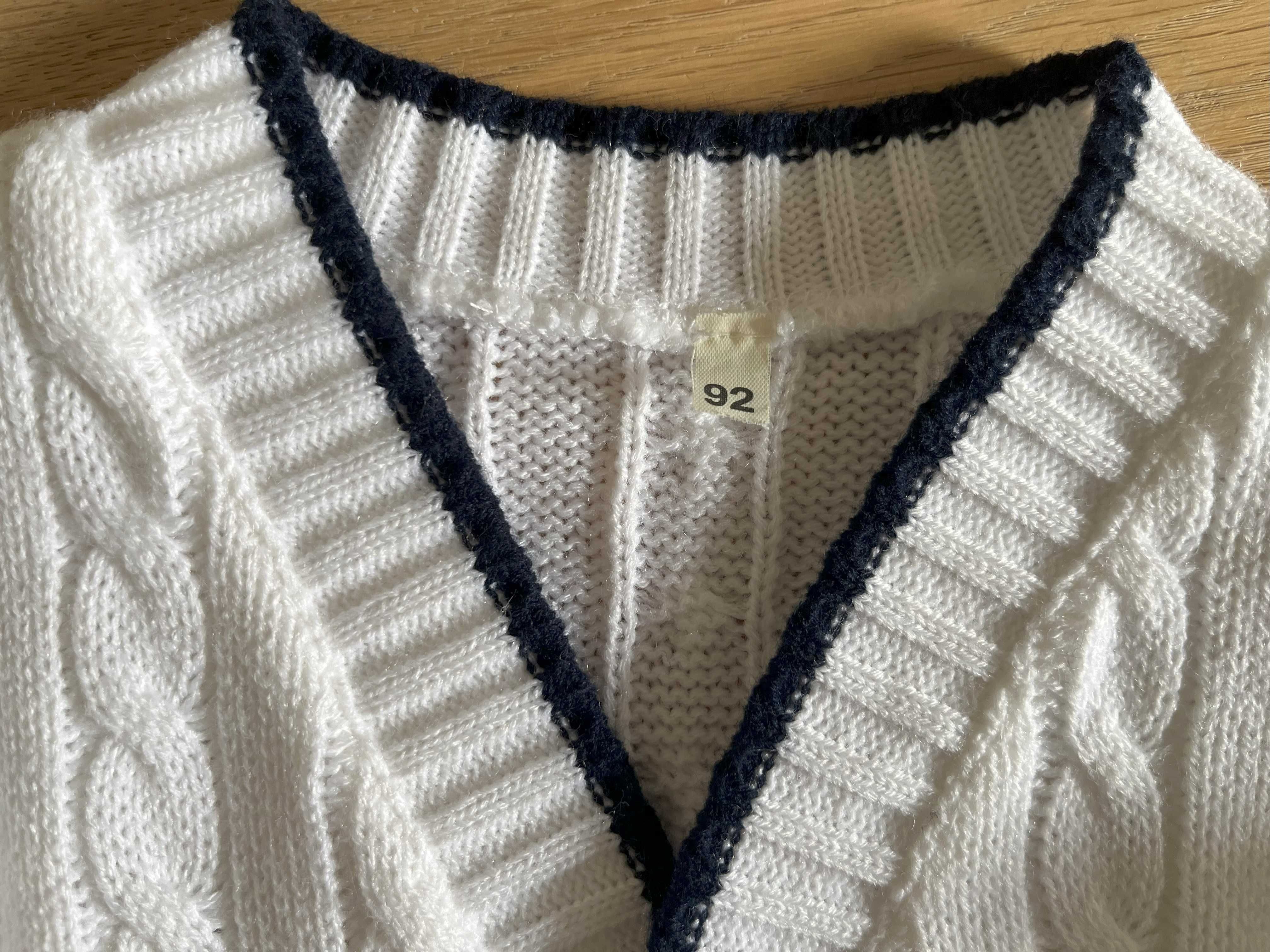 biały elegancki sweter dla chłopca