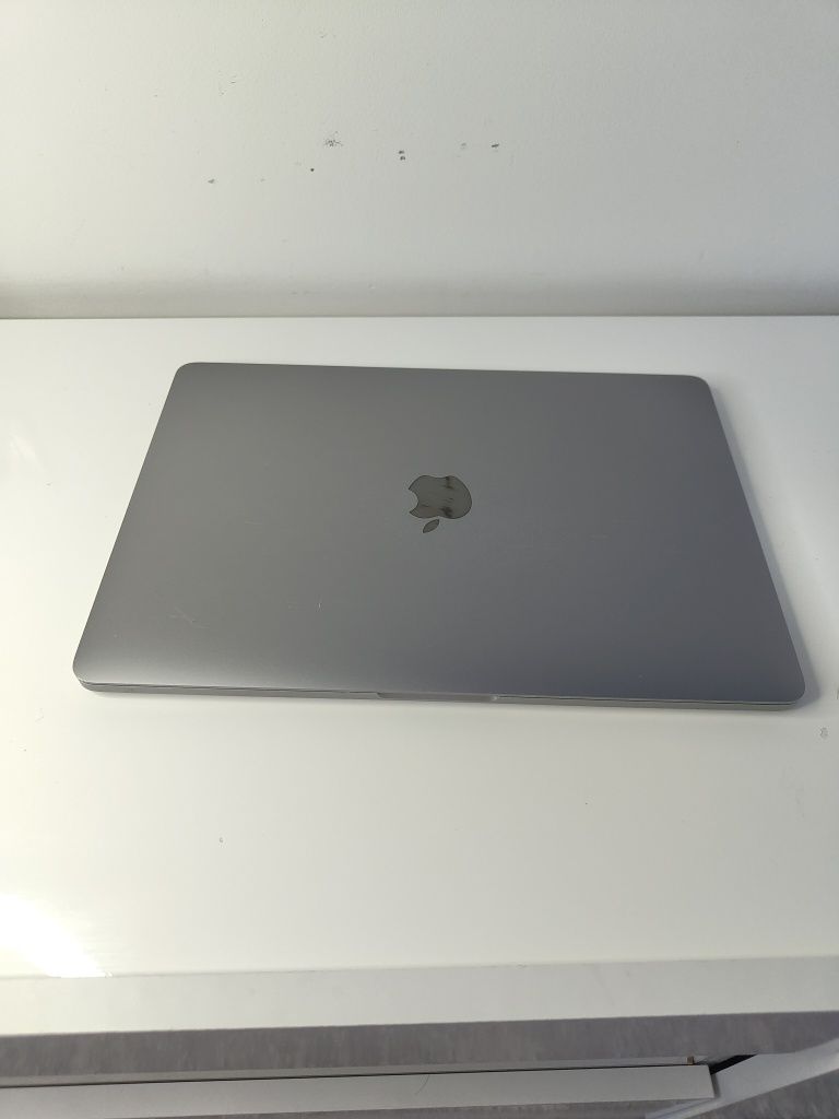 Ноутбук macbook pro 13 2017 / а 1708 /i5/8 ГБ/SSD 128