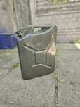 Kanistry stalowe 20l