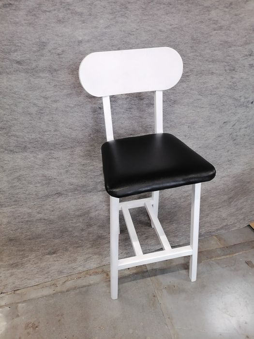 Продаст стул барный черного цвета, возможны варианты, в наличии 20 шг