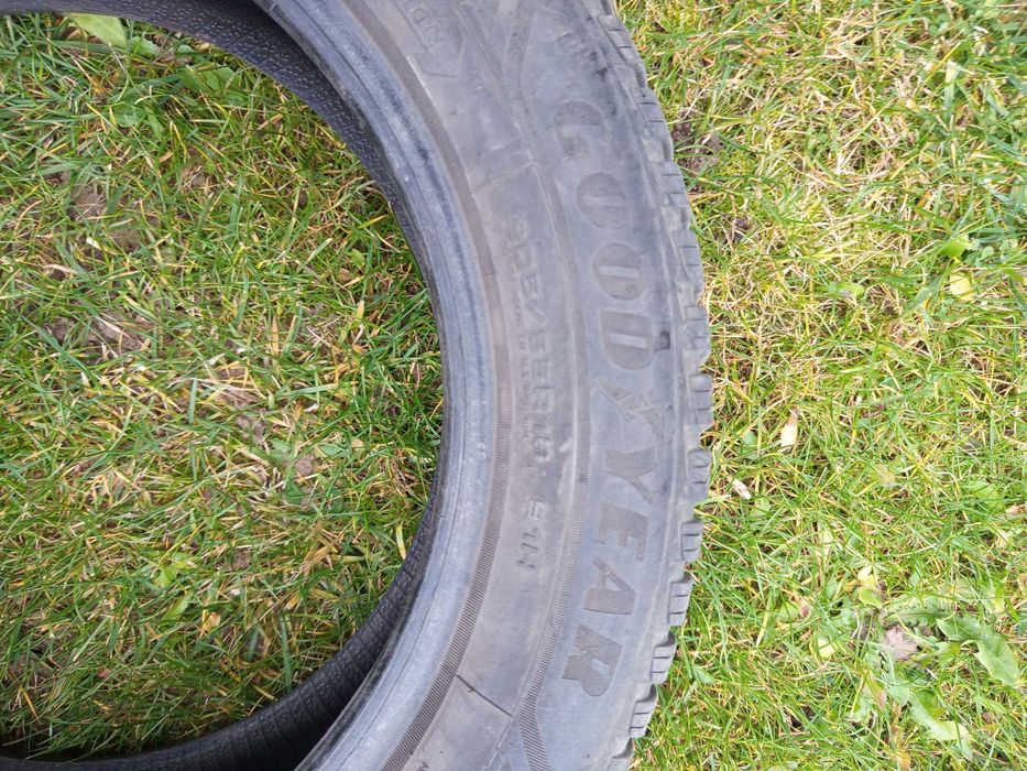 Opona zimowa Goodyear 205/55/R16