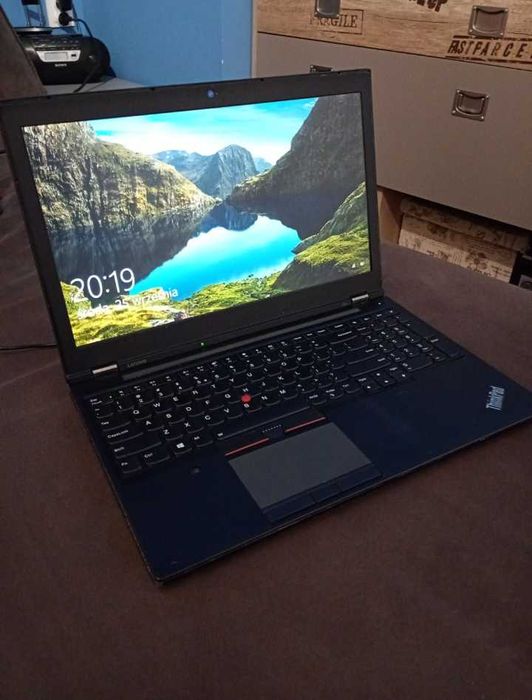 Laptop do szkoły i grafiki LENOVO- SSD, i7,  64GB RAM,