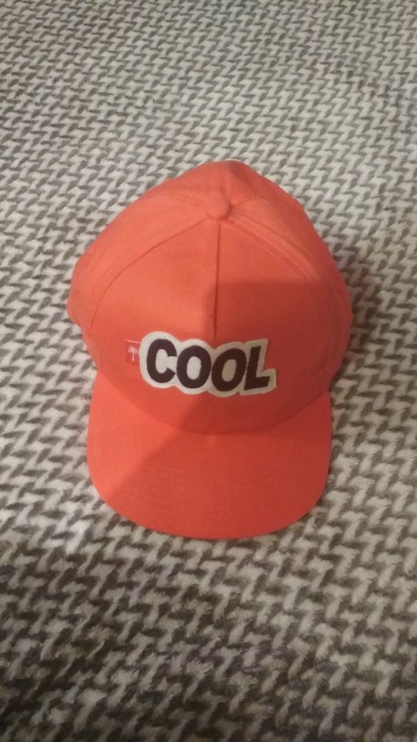Nowa czapka z daszkiem COOL