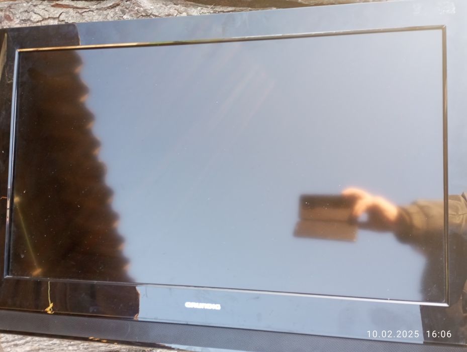 Продам телевізор GRINDING 32 GLX 3101 T2