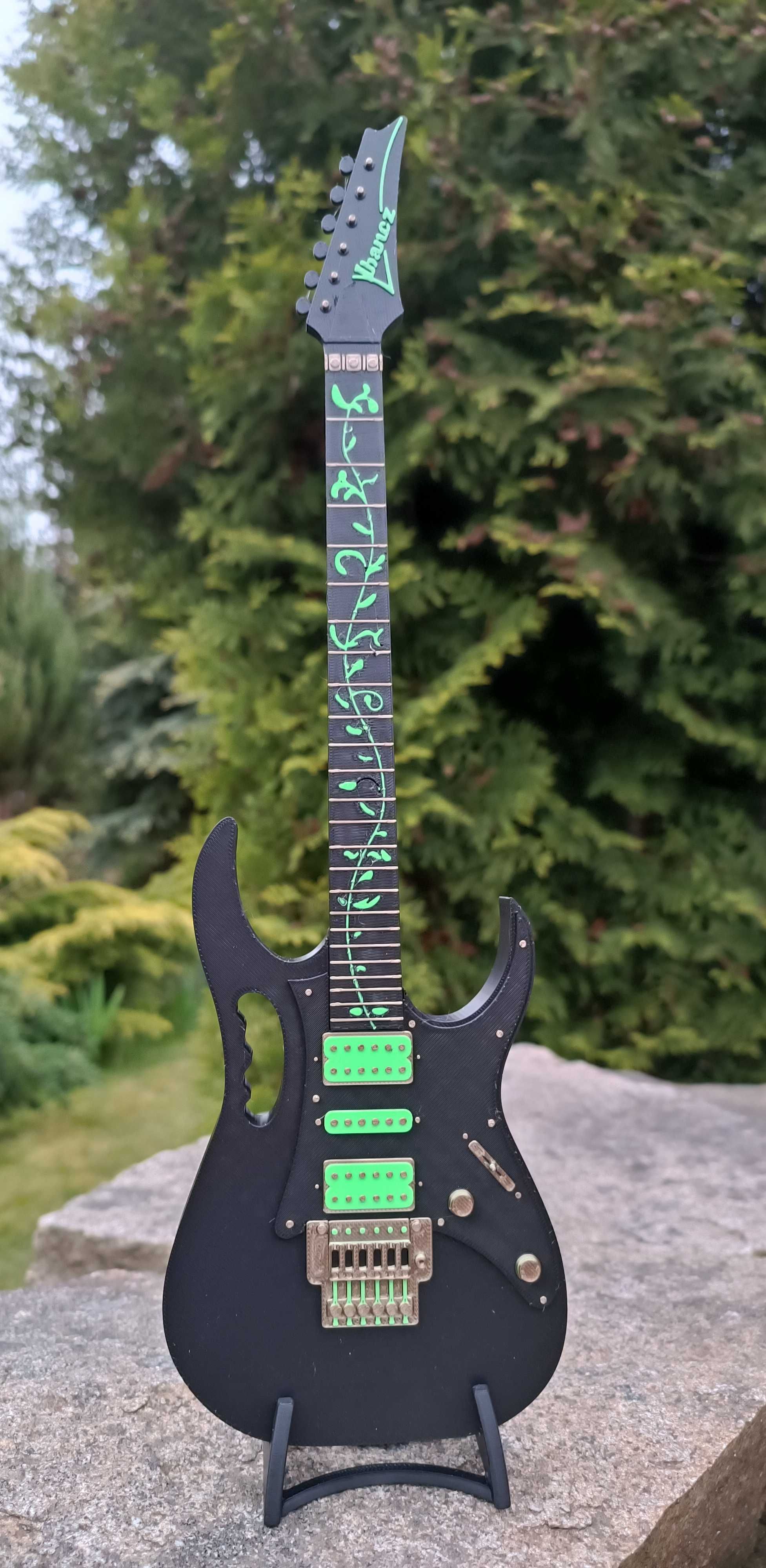 Gitara mini Ibanez JEM Steve Vai prezent gadżet brelok