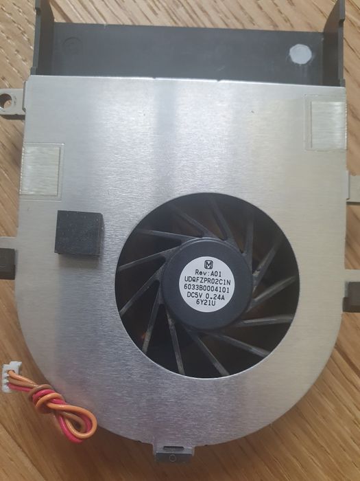Wentylator z radiatorem do laptopa, nowy, nieużywany