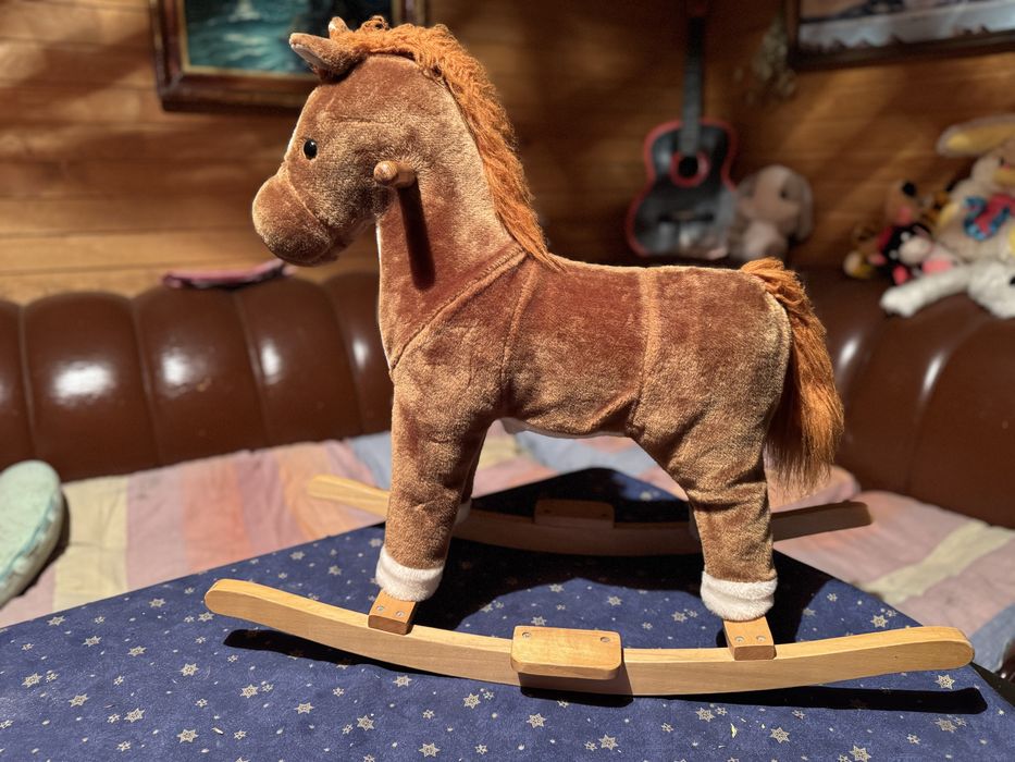 Коник гойдалка дитяча