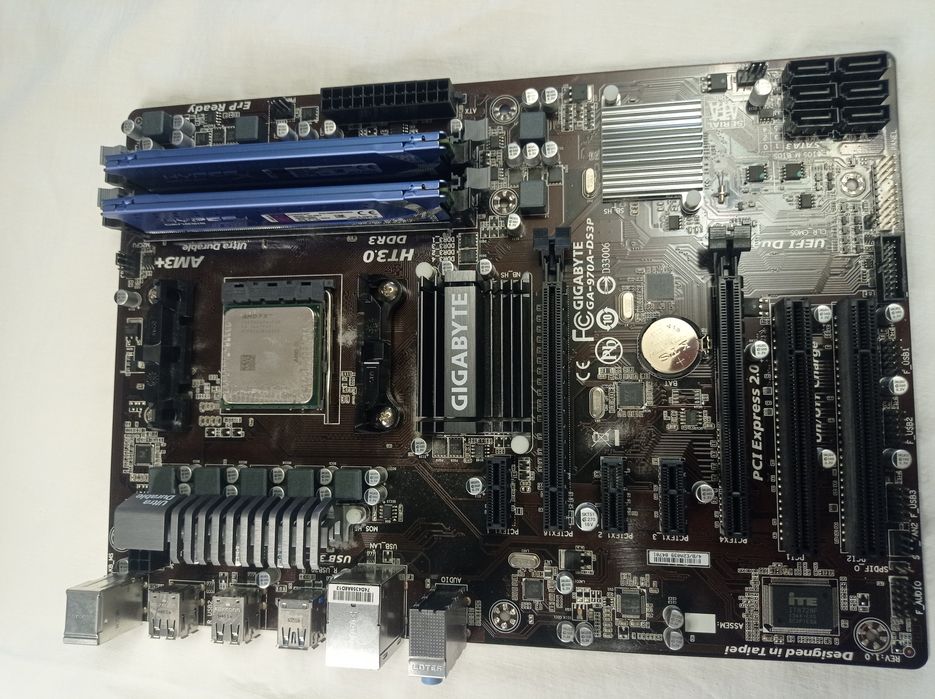 Материнская плата Gigabyte GA-970A-DS3P (AM3+, поддержка AMD FX