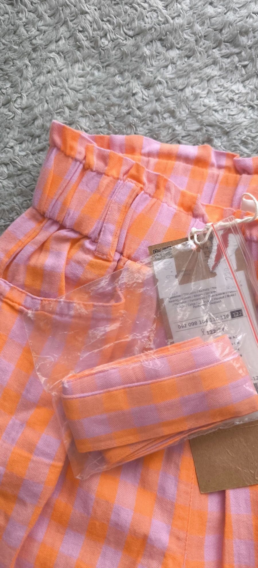 Nowe letnie spodnie tkaninowe coccodrillo r. 122