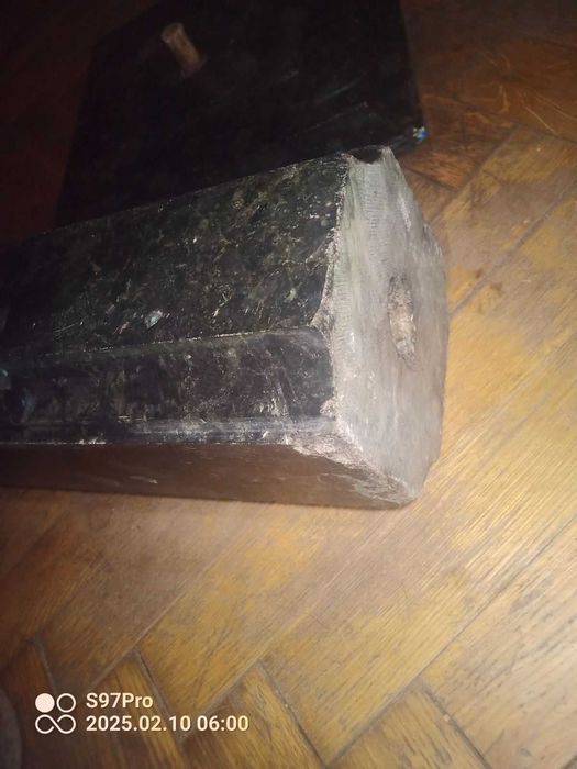 Столик  размеры 400 х 720 х 600 разборной 3 части