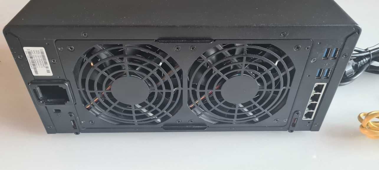 Synology DS1815+ 16GB RAM (Quad Core Intel CPU, Docker)