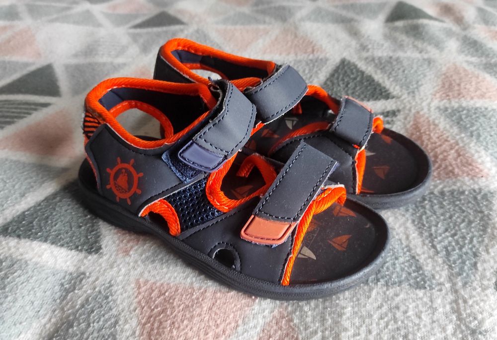 Sandałki kapcie r.28