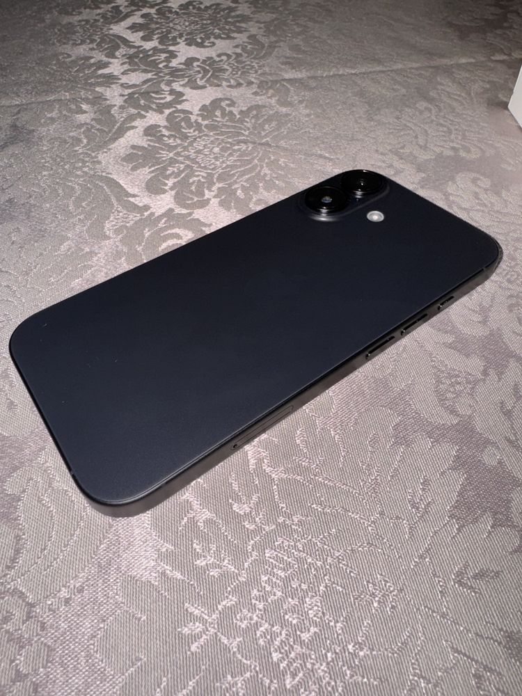 iPhone 16 NOVO, nunca usado