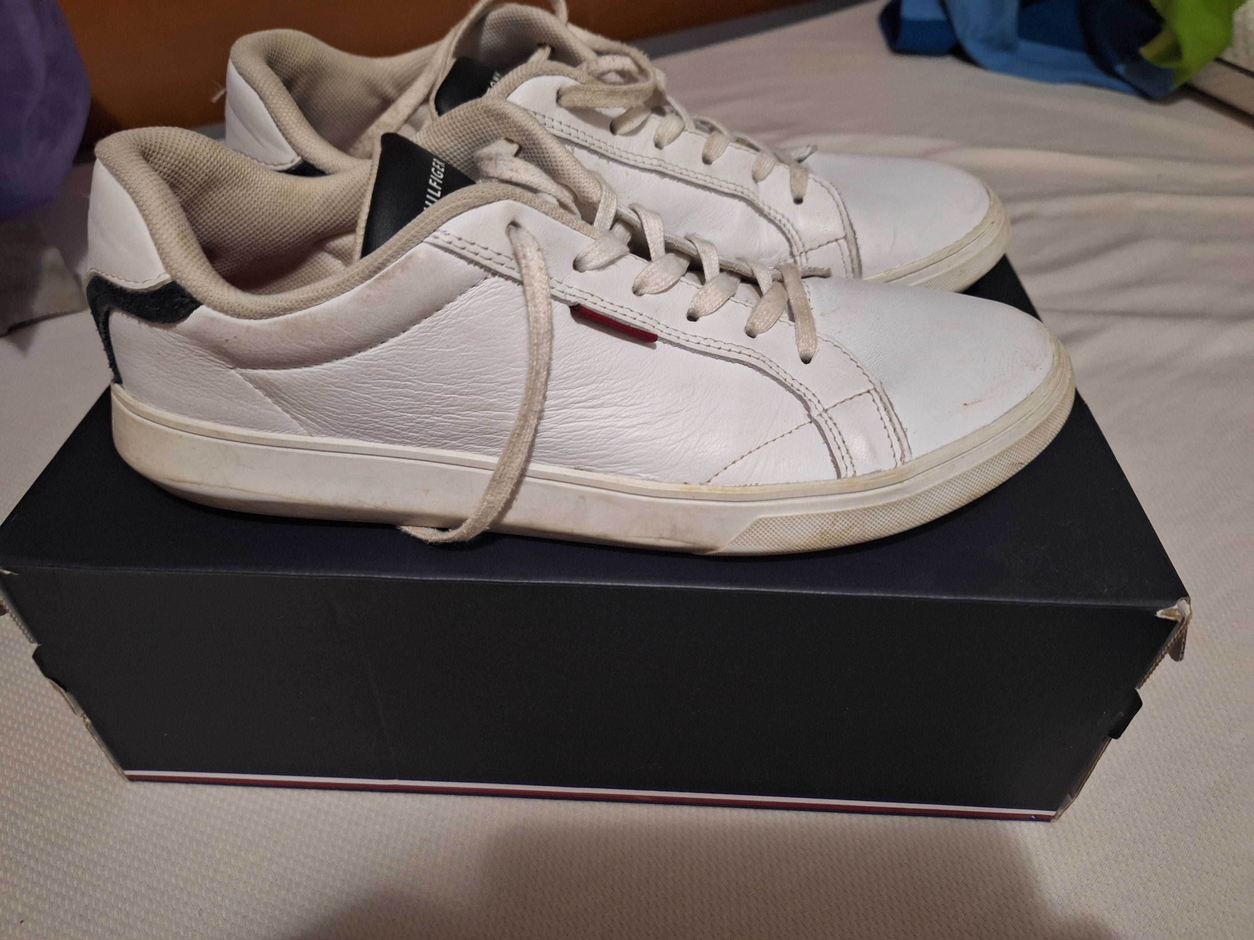 Sapatilhas TOMMY, como novas!