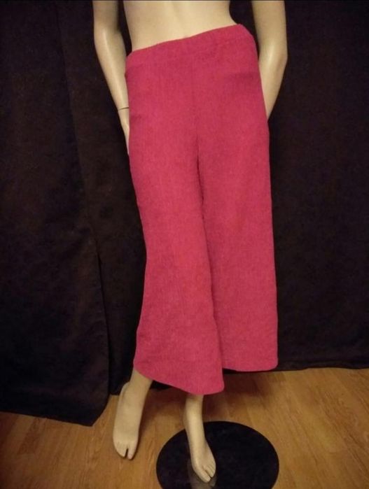 Жіночі штани колюти Bershka