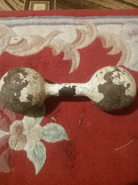 Продам гантелю 12 кг