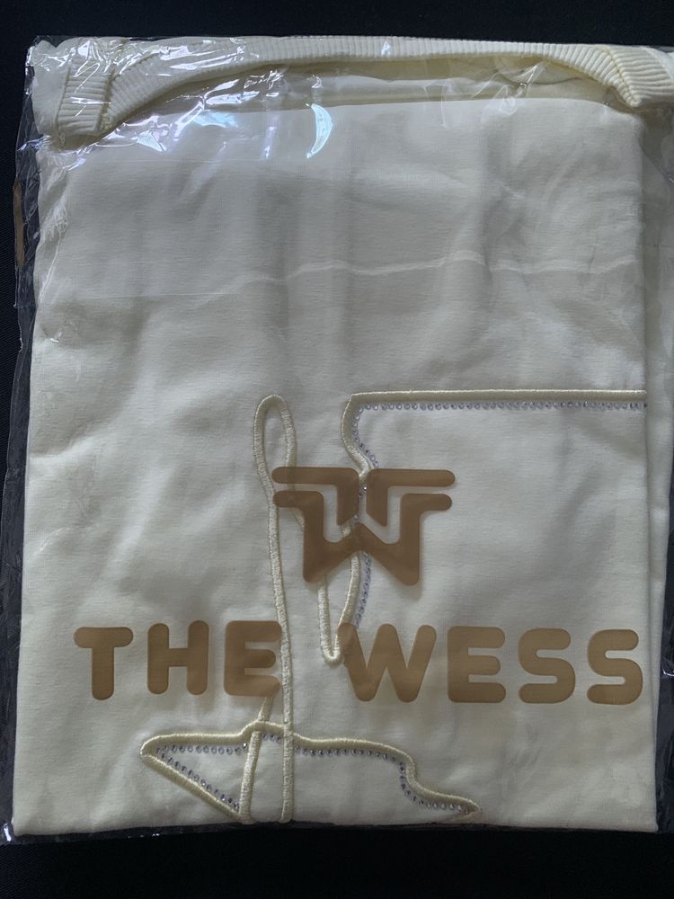 Koszulka bluza firmy The WESS zolta