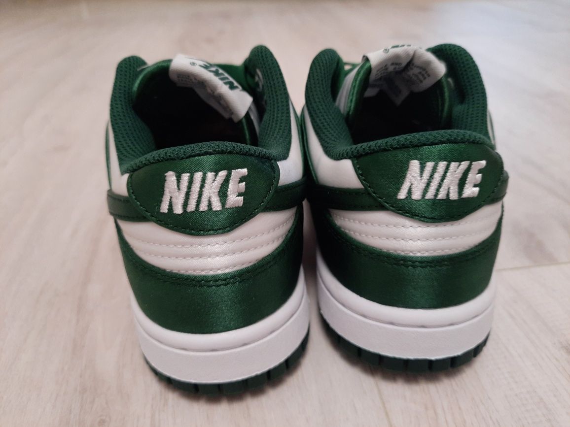 Оригінальні жіночі кросівки NIKE DUNK LOW WHITE/GREEN DX5931-100