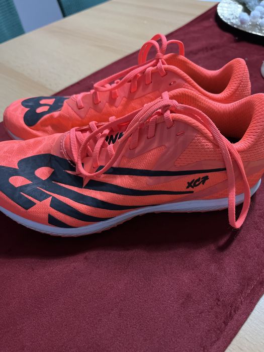 Kolce lekkoatletyczne New Balance, buty długodystansowe do biegania